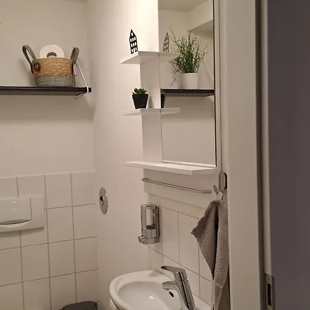 Souterrain-apartment In Wehlheiden Kassel