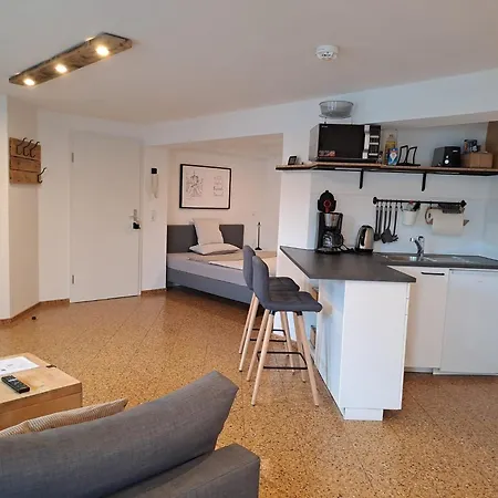 Souterrain-apartment In Wehlheiden Kassel