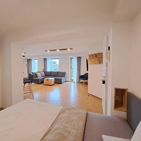 Apartment Souterrain-apartment In Wehlheiden Kassel