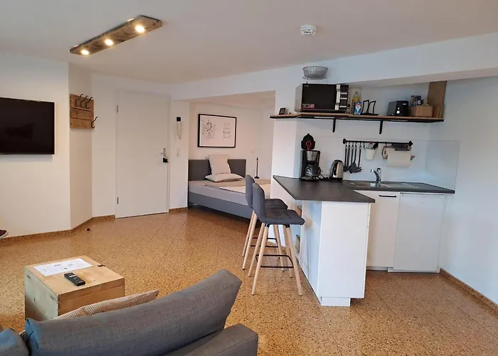 Souterrain-apartment In Wehlheiden Kassel